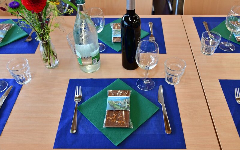 Tischgedeck für das Mittagessen